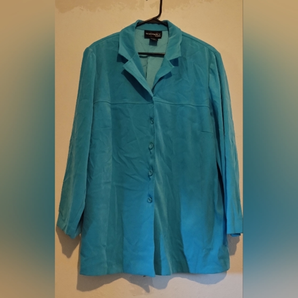 Requirements Woman blue shirt/jacket